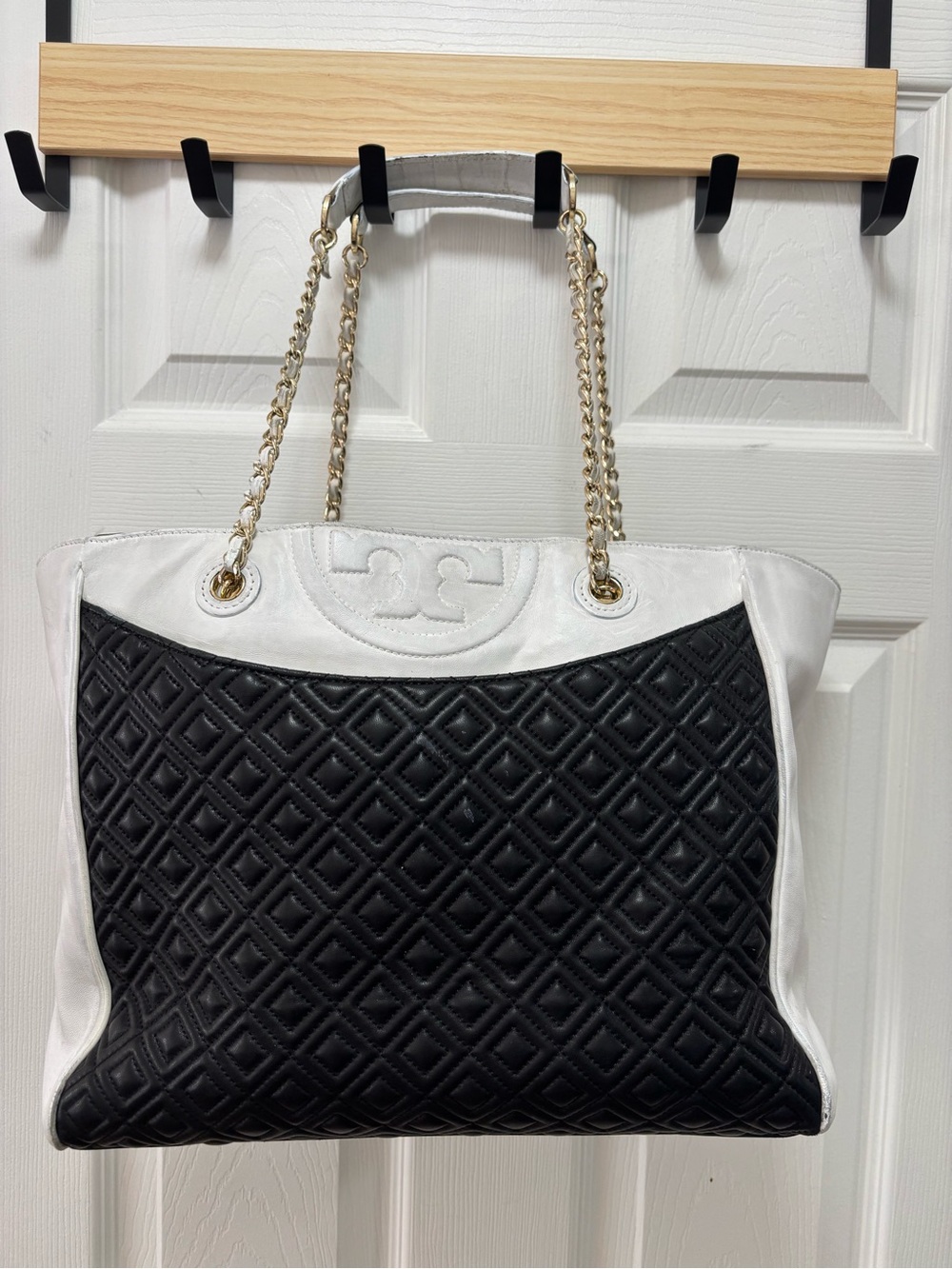 Tory Burch Fleming Quilted Black/White Colorblock Leather Tote w Chain Strap GUC